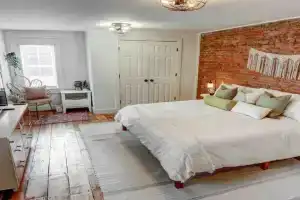 Beautiful Boho Villa on Vine in the heart of, Lancaster