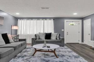 Daniel's Midtown Retreat - Pet Friendly - 5 beds - Centrally Located Guest house, Montgomery