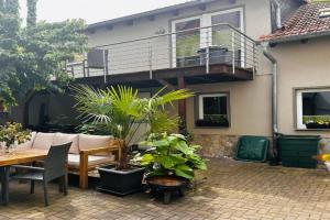 Idyllisches Haus Ferienwohnung in direkt an der Saale Apartments, Jena