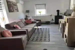 Kiscsillag Apartman, Gyenesdias
