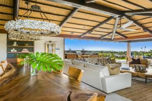 Brand New Custom Bali Inspired Home in Kainani Guest house, Koloa