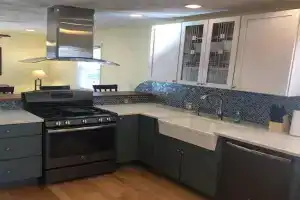Entire apartment close to downtown - 2 Queen beds, Springfield