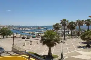 FollowTheSun- Camera Fronte mare Guest house, Portoscuso