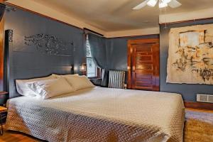 Charming Room in Capitol Hill - Foxglove Inn Rm 2, Seattle