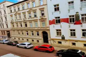 Cozy spacious room near Halle Hbf with Free Wi-Fi, Halle an der Saale