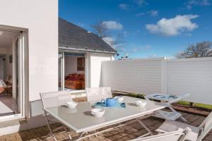 Carnac: Appartement 3P avec Piscine Chauffée, Terrasse et Parking, à 1 km de la Plage - FR-1-477-245 Apartments, Carnac