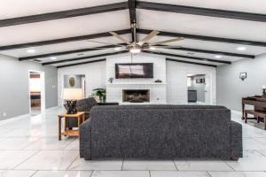Contemporary Coastal Oasis Awaits Guest house, Corpus Christi