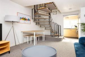 Beautiful House by Station with Private Parking, Cambridge