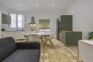 Modern luxury apt, a stone throw away to Valletta Apartments, Pieta