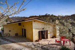 Dimora Molini Sette - immerso nella natura Apartments, Costermano