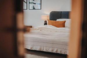 DOWNTOWN Apartment mit Luxusbad am Hafen nur 5 Minuten zu Fuß in die Innenstadt und zum Bahnhof!, Oldenburg
