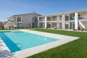 Apartment Ginestra Gialla With Pool, Cola