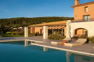 Reveli Suites, Katelios