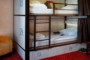 Rosalita Hostel, Lourdes