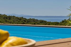 Luxury Apartment Nugal- heated pool, Makarska