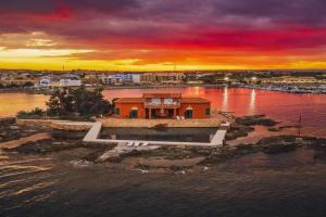 Villetta a a 50m dal mare Guest house, Reitani