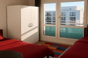 Ideal für Monteure 3 Zimmer Apartment mit Küche, Waschmaschine, Bad, WiFi, Flat TV usw, Halle an der Saale