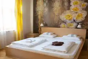 Hunyadi Panzió-Apartman, Mako