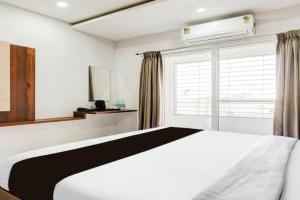 Super Townhouse Oak DLF Newtown Formerly South Square, Bengaluru