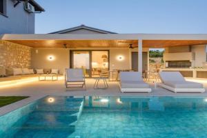 Thea Suites, Ouranoupoli