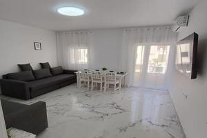 Nuevo apartamento cerca del mar, Denia