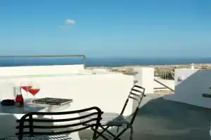 The Lava Villa by A Terre Cave Villas, Fira
