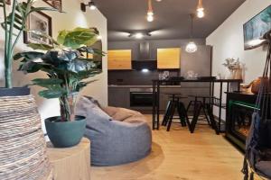 Flatista Homes - Jungle House, Munchen