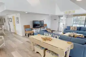 1603 Lovell Avenue by Tybee Vacation Rentals Guest house, Tybee Island