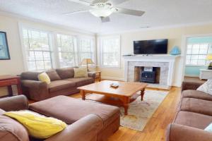 Family Time Upper by Tybee Vacation Rentals Guest house, Tybee Island