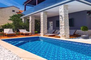 Villa Jasmina Comfortable holiday residence, Tice