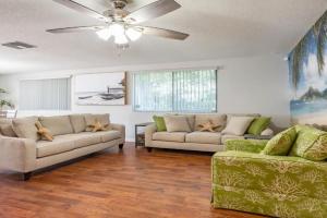 Coastal Cabana in with King Bed Guest house, Lakeland