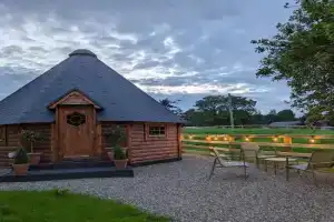 Apple blossom glamping, Kilkenny