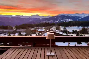 Magnifique attique avec vue sur le lac de la Moubra Apartments, Crans Montana