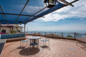 Villa w terrace with sea view, 170 stairs from the road by Wonder Tour, Conca dei Marini