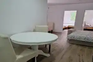 Apartman Nena 2, Uzhitse