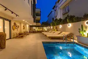 Dulcet Hotel, Lara