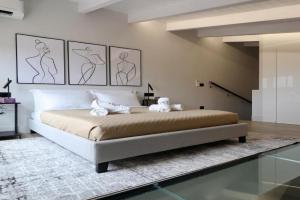 Luxurious Garibaldi Penthouse - Big Terrace - Great view - Renovated - Historical Centre, Olbia