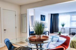 Plateau Escape & Nightlife Adventures! Downtown Super Value! Full 1BR Apartments, Laval