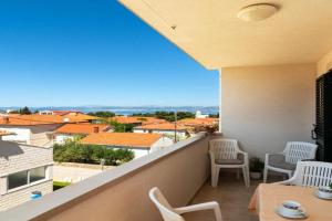 Gorgeous Apartment In With Wifi, Supetar