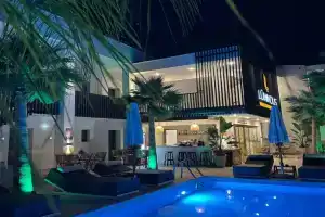 Luminous luxury living Apart-hotel, Kallithea