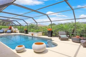 4BR Ritzy Home l Lush Pool Guest house, Marco