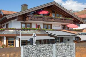 Landhaus Barbara Ferienwohnungen Apartments, Oberstdorf