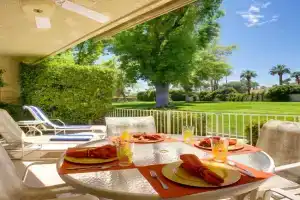 Sunny Haven Fenced Patio, 6 Pools! Apartments, Palm Springs