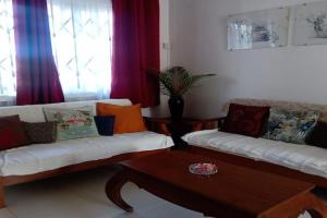 Anne's place Apartments, Trou aux Biches