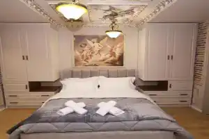 Villa Emre, Corce