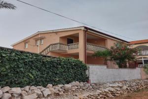 Apartman Tara, Vir