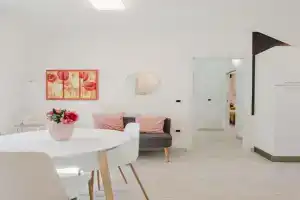 Fabrizio's Apartment, Sorso
