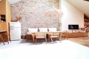 Le Toit des Hospices : HyperCentre/Vue/Clim Apartments, Beaune