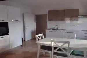Gordana apartmani, Giuba