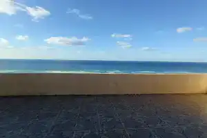 شقه فندقيه علي البحر apartments the see Wi-Fi free, Alexandria